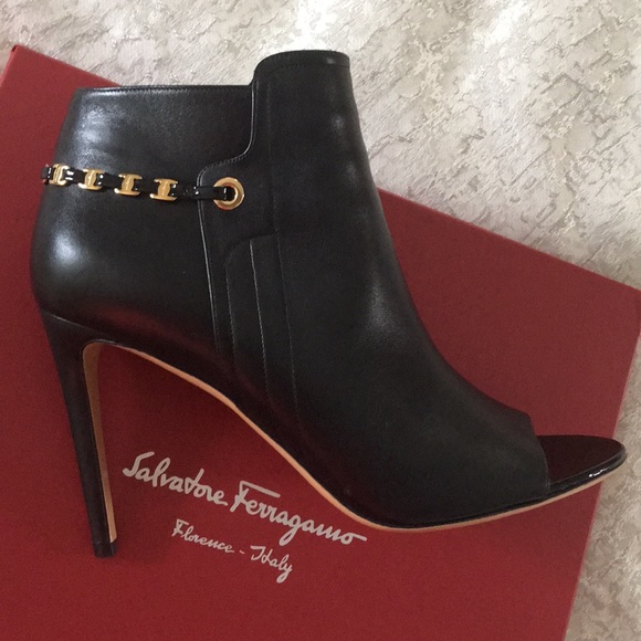 Ankle boots - Picture 6 of 9